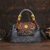 Tas Selempang Wanita Vintage Bahan Bambu dengan Pegangan Tali Rami, Dapat Digunakan Sebagai Tas Selempang dan Tas Jinjing, Warna Rubbed Embossed, Gaya Literer