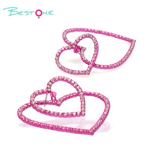 Nuevos pendientes de regalo del Día de San Valentín de Venta caliente lindos pendientes de corazón rosa de doble capa para mujeres listos para enviar - Product Image 4