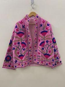 Chaqueta Bordada Suzani de Terciopelo Hecha a Mano, Abrigo de Invierno Bohemio Vintage, Prenda Exterior Étnica Unisex, Regalo de Boutique de la India - Product Image 5