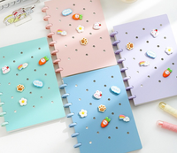 Carnet d'étudiant décoratif 3D A5 à feuilles mobiles, avec pages intérieures remplaçables DIY à motif champignon et boutonnière, pour usage en classe
