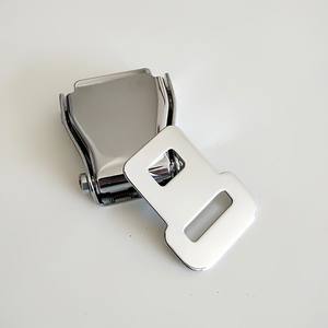 Hebilla de Seguridad Multiusos para Silla de Ruedas en Autobús, Accesorio 6450 con 2 Puntos de Anclaje, Hecho de Plástico Resistente - Product Image 4