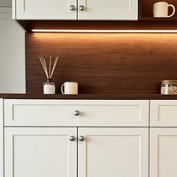 Cuisine Modulaire Moderne Européenne de Luxe, Finition Stratifiée, Panneaux de Portes en Mélaminé, Acrylique et Marbre, Fixation Murale pour Appartement