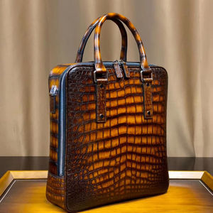 หนังจระเข้น้ำมันแท้ 100% กันน้ำ พกพาสะดวก แฟชั่นวินเทจ เปิดปิดง่าย หรูหรา นุ่มสบาย ความจุเยอะ สำหรับผู้หญิงและผู้ชาย - Product Image 1