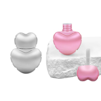 Mini glaçage pour les lèvres de 5ml personnalisé en usine Tube de glaçage pour les lèvres en forme de cœur Conteneur de tube de brillant à lèvres de couleur et de logo personnalisés Bouteille vide cosmétique