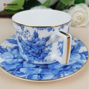 Vaisselle en Porcelaine Fine Bleue Brodé Motif Créatif Style Européen Tendance pour Hôtels, Restaurants et Événements (Mariages, Fêtes) - Product Image 4