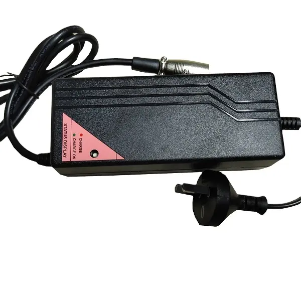 Pengisi daya baterai skuter mobilitas otomatis portabel 5A 24V untuk baterai asam timbal