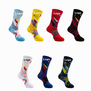 Chaussettes de sport unisexes en coton biologique, épaisses, respirantes, douces, avec logo personnalisé, antidérapantes, haute compression, tricotées, pour le football - Product Image 2