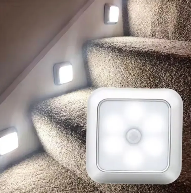 寝室の壁の食器棚のトイレまたはワードローブの家の照明のためのモーションセンサーを搭載したミニワイヤレスLEDナイトライトバッテリー