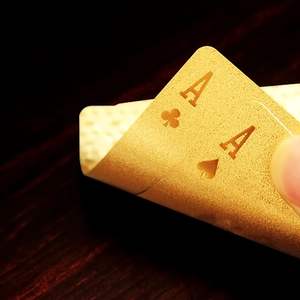 Cartas de Juego con Lámina Dorada OEM, con Logotipo Personalizado y Servicio de Diseño para Cajas de Regalo de Casinos Familiares, Resistentes al Agua - Product Image 2