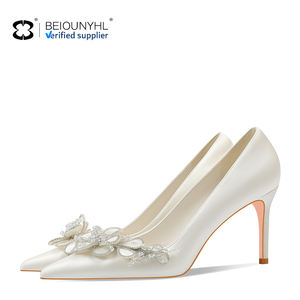 <span class=keywords><strong>Scarpe</strong></span> da sposa bianche <span class=keywords><strong>con</strong></span> Logo personalizzato da donna <span class=keywords><strong>con</strong></span> tacco sottile elegante decorazione a farfalla in rete di raso alla moda tacchi da sposa estivi - Product Image 3