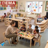Table Montessori EMA avec tabourets bas assortis, bureau de jeu en bois massif pour enfants, idéal pour la maison et la crèche