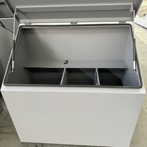 Contenedor de Almacenamiento de Alimento para Animales Ani-Mate de 3 Compartimentos, Fabricación de Chapa Metálica Estampada Galvanizada - Product Image 3