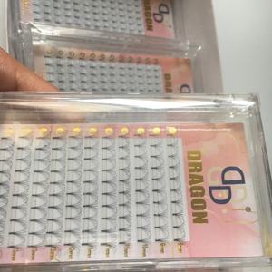 Extensions de cils éventés préfabriqués de haute qualité Cils de volume noir super mat avec des ventilateurs à haute couverture à longue tige - Product Image 5