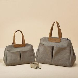 Sacs à couches pour bébé disponibles en 2 tailles, logo personnalisé, sac fourre-tout pour maman pour les voyages en plein air - Product Image 1