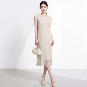 ชุดเดรส Miyake รุ่นใหม่สำหรับฤดูร้อน ดีไซน์หรูหรา สไตล์ลำลองสำหรับผู้หญิง ทรงเอเข้ารูป เอวธรรมชาติ ผ้าคุณภาพสูง เป็นมิตรต่อสิ่งแวดล้อม แขนสั้น - Product Image 1