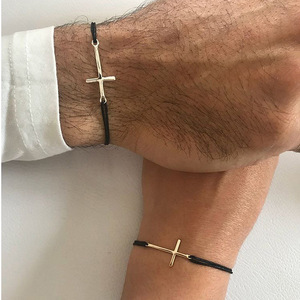 Set di Bracciali con Ciondolo a Croce e Cordino Cerato per Uomo e Donna, Gioielli Minimalisti Regolabili - Product Image 1