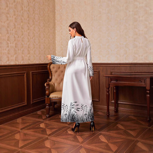 Abito Lungo in Poliestere con Stampa Floreale Vintage, Collo Tondo, Vestibilità Ampia, Maniche a <span class=keywords><strong>Tre</strong></span> <span class=keywords><strong>Quarti</strong></span>, Prodotto da Fabbrica Affidabile - Product Image 4