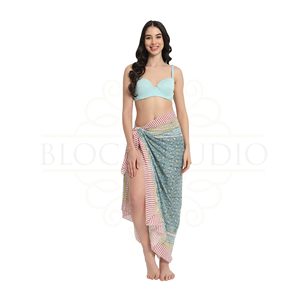 Pareo de Algodón con Estampado a Mano en Verde Porcelana y Amarillo Crema para Mujer, Ligero para Usar en la Playa y en el Resort en Verano - Product Image 3