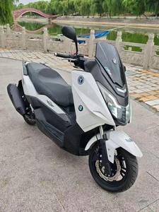 <span class=keywords><strong>Scooter</strong></span> <span class=keywords><strong>Maxi</strong></span> d'occasion <span class=keywords><strong>pas</strong></span> <span class=keywords><strong>cher</strong></span> blanc et noir, fiable, à essence, grand <span class=keywords><strong>scooter</strong></span> de sport et de tourisme à vendre - Product Image 2
