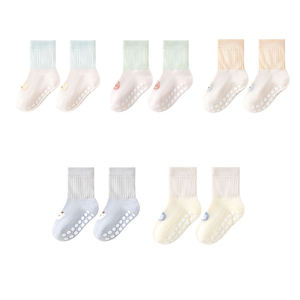 Calcetines Antideslizantes para Niños con Almohadillas Antideslizantes, Antideslizantes Adhesivos, Aptos para Niños y Niñas de Todas las Edades - Product Image 1
