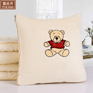 Almohada de Peluche Yi Si Dan 40x40cm Plegada 100x150cm Desplegada Diseño de Oso Bordado para Niños Unisex Cojín Manta - Product Image 1