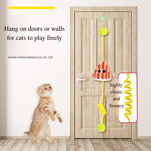 Jouet pour <span class=keywords><strong>chat</strong></span> à suspendre à la porte, balle en peluche rétractable à ressort avec papier froissé, jouet interactif pour chaton à cordes élastiques pour jeu autonome - Product Image 1