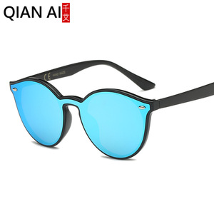 Gafas de Sol Qianai para Mujer, Montura Ovalada Negra, Lentes Azules, 100% Protección UV, Modernas, para Salidas y Fiestas - Product Image 4