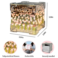 Lampe Tulipe LED Faite à la Main DIY Boîte Carrée Miroir Infini 20 Fleurs Lampe de Table Lumière de Chevet Intérieure Créative Cadeau de Noël
