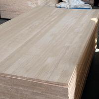 Panneau de pin Radiata sans défaut, collé sur le grain, en pin Radiata naturel, pour étagères et bancs de salon au design minimaliste