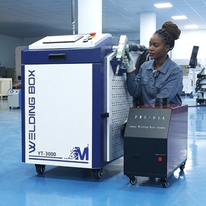 Petite machine de nettoyage laser 5-en-1 portable pour soudage de cellules de batterie au lithium, mini-batteries, 1500W, 2000W, 3000W, intégrée et portative - Product Image 1