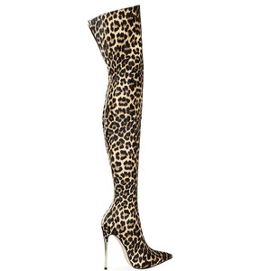 รองเท้าบูทผู้หญิงสีลายเสือดาวพิเศษสำหรับฤดูหนาว แบบสวมสูงเหนือเข่า หัวแหลม ส้นสูงบาง สไตล์แฟชั่นตะวันตก รองเท้าสไตล์สตรีท - Product Image 4