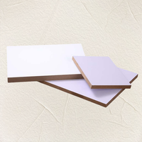 Bureau de bureau et table basse en MDF personnalisable Panneau dur avec placage de mélamine à émission de formaldéhyde E1 pour décoration murale