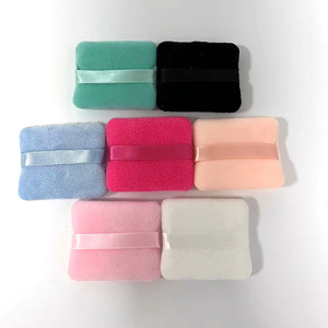 Bouffée de poudre en vrac avec logo personnalisé Houppette de maquillage pour le visage Triangle Fond de teint cosmétique doux Éponge Outil de maquillage humide et sec