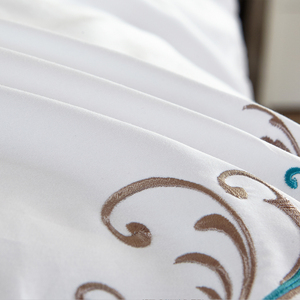 Parure <span class=keywords><strong>de</strong></span> <span class=keywords><strong>lit</strong></span> <span class=keywords><strong>de</strong></span> luxe quatre pièces 1,2 m blanche, 300 fils, en tissu teint, broderie, pour hôtel, draps et housses <span class=keywords><strong>de</strong></span> <span class=keywords><strong>couette</strong></span> - Product Image 5
