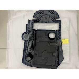 Cubierta de motor Mercedes-Benz 2710101267 negra atornillable para C180 C200 C260 E200 E260 - Product Image 2