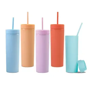 Colore misto 16oz doppia parete riutilizzabile tazza di plastica rotonda bottiglie di acqua di plastica con paglia e coperchi