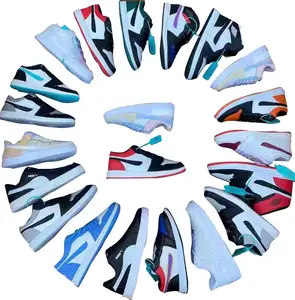 Chaussures bon marché en vente en gros Chaussures de style sportif en stock Chaussures mixtes pour hommes Baskets de course Chaussures de basket-ball