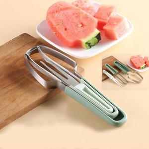 Coupe-pastèque avec <span class=keywords><strong>fourchette</strong></span>, couteau à fruits 3-en-1 pour tranches et dés, outil de cuisine portable pour les fêtes estivales et les barbecues - Product Image 1