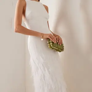 Mode Damen Sommer ärmel los Midi kleid Feder Dekoration rein weiß Damen reife einzigartige Kleidung elegant Abendkleider