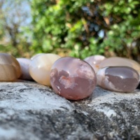 Cristaux naturels de 3 à 5 cm Pierres de guérison Agate bleue en dentelle Pierre roulée Cristal de lépidolite Pierre roulée
