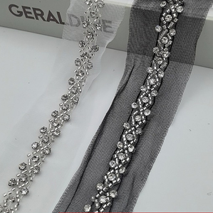 Nouveauté : Chaussures, chapeaux, sacs et accessoires de mariage de luxe, ornés de sequins, de perles et de dentelle, faits à la main - Écologiques - Product Image 2