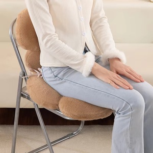 Coussin de soutien lombaire et de taille <span class=keywords><strong>pour</strong></span> siège de voiture et de bureau, en peluche d'hiver mignon motif capybara dessin animé, garni de coton PP et orné de fleurs - Product Image 1