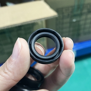 أغطية وقاية بالزيت صينية TC/SC/KCY/TC4 18*28*7 nbr fkm أغطية مطاطية أغطية هيدروليكية - Product Image 3