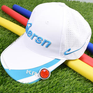 Accessoires de golf Clip de casquette de golf horizontal en boîte avec marque de balle en plastique durable - Product Image 4