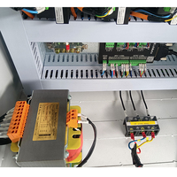 Machine de fraisage CNC multifonctionnelle 3 axes 4x8 avec moteur pas à pas/servo pour la production de meubles de cuisine en contreplaqué et la nesting de pièces lourdes