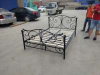 Lit double en acier antique européen, cadre en métal, taille king ou queen