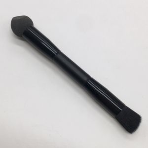 <span class=keywords><strong>Pinceau</strong></span> de fond de teint à <span class=keywords><strong>double</strong></span> extrémité en gros d'usine <span class=keywords><strong>Pinceau</strong></span> de <span class=keywords><strong>maquillage</strong></span> à manche en bois noir avec pointe en éponge - Product Image 1