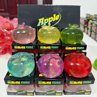 Jouet Squishy Fraise 12 pièces – Boîte de Présentation – Fruits Réalistes à Presser – Jouet Sensoriel Anti-Stress – Cadeau pour Enfants – Idéal pour Fêtes et Cadeaux d'Invités