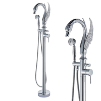Robinet de baignoire moderne en laiton chromé sur pied avec douchette à pommeau de pluie à poignée unique, bec sculpté en forme de cygne et cartouche en céramique
