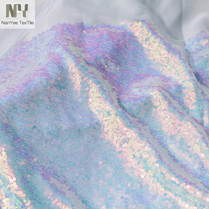 Nanyee Dệt 260 gam/<span class=keywords><strong>m</strong></span>ét Hai Cách Căng 3Mm Blitz Sequin Lưới Vải Trong <span class=keywords><strong>M</strong></span>àu Hồng <span class=keywords><strong>M</strong></span>àu Xanh óng ánh <span class=keywords><strong>M</strong></span>àu Cho Trang Trí - Product Image 6